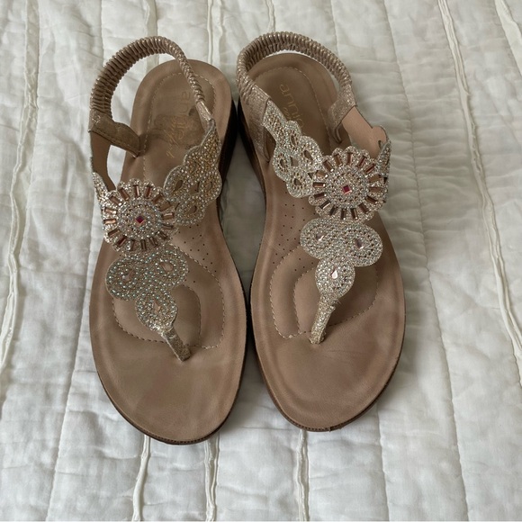 Elegant Comfort Insole Women's Size 8 Sandals with Rhinestone Embellishments - Picture 1 of 10